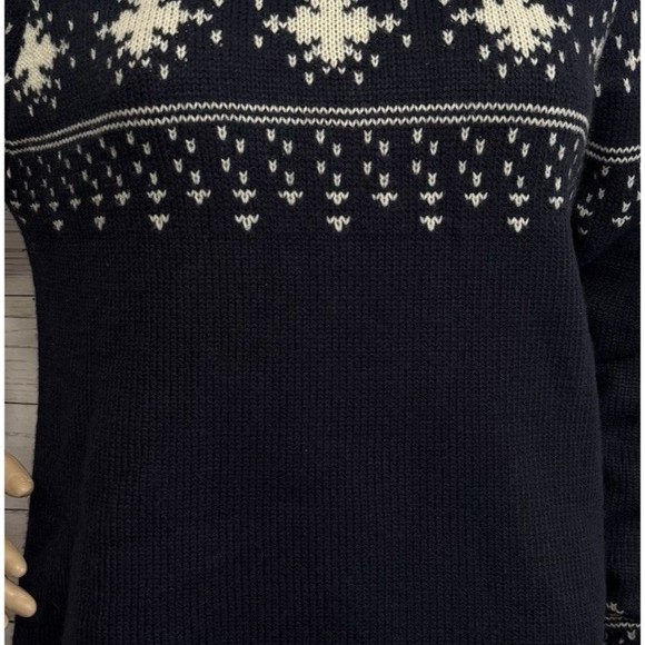 H&M Divided Fair Isle Sweater Small Navy Blue Red White Snowflake Wool Blend - Picture 7 of 12